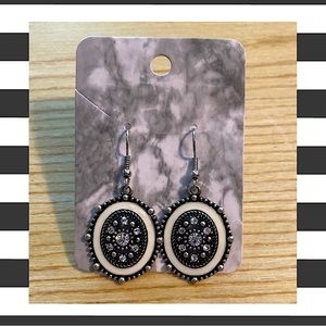 New! Gorgeous Oval White & Black CZ Earrings!